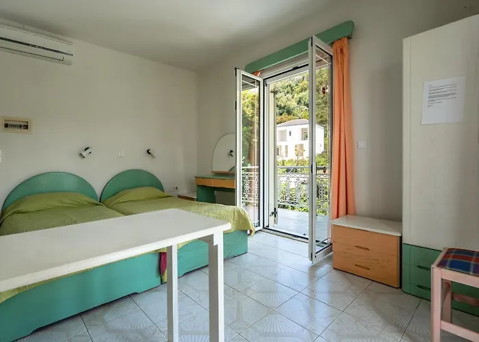 Angela Partial Sea View 6 Πανσιόν Λουρδάτα