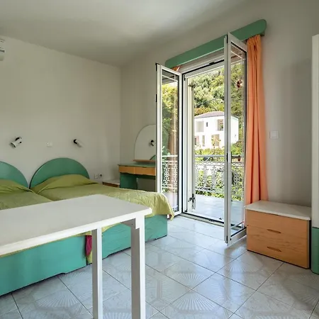 Angela Partial Sea View 6 招待所 劳德哈塔