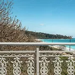 Angela Partial Sea View 6 *